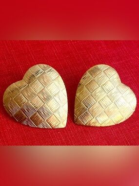 Vintage 90s Gold Toned Alloy Hearts Post Earrings